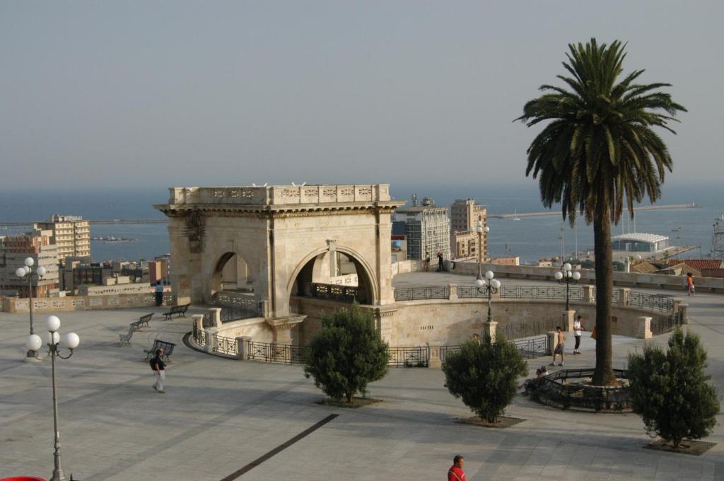 L'Arco Cagliari Bed and Breakfast Exterior foto