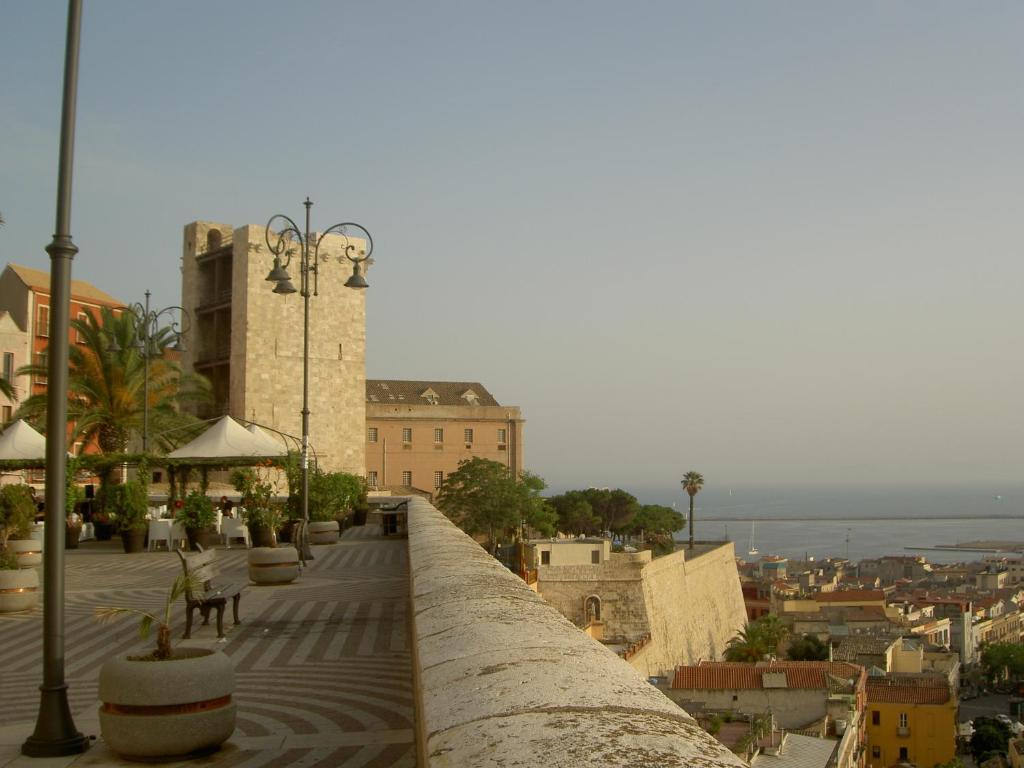 L'Arco Cagliari Bed and Breakfast Exterior foto